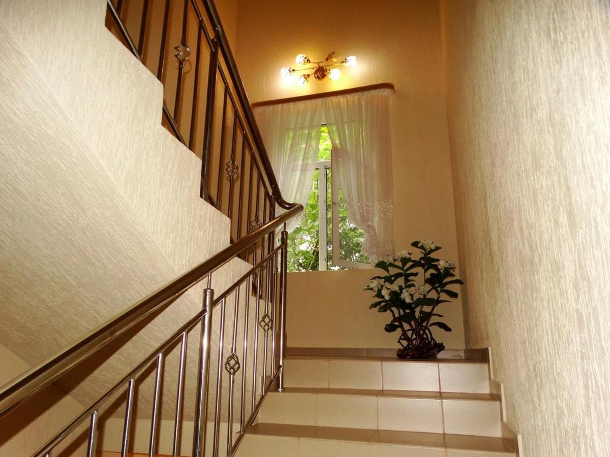 Guest House Gorny Ruchei Gagra Exterior foto